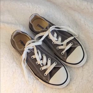 Gray Converse All Star tennis shoes
